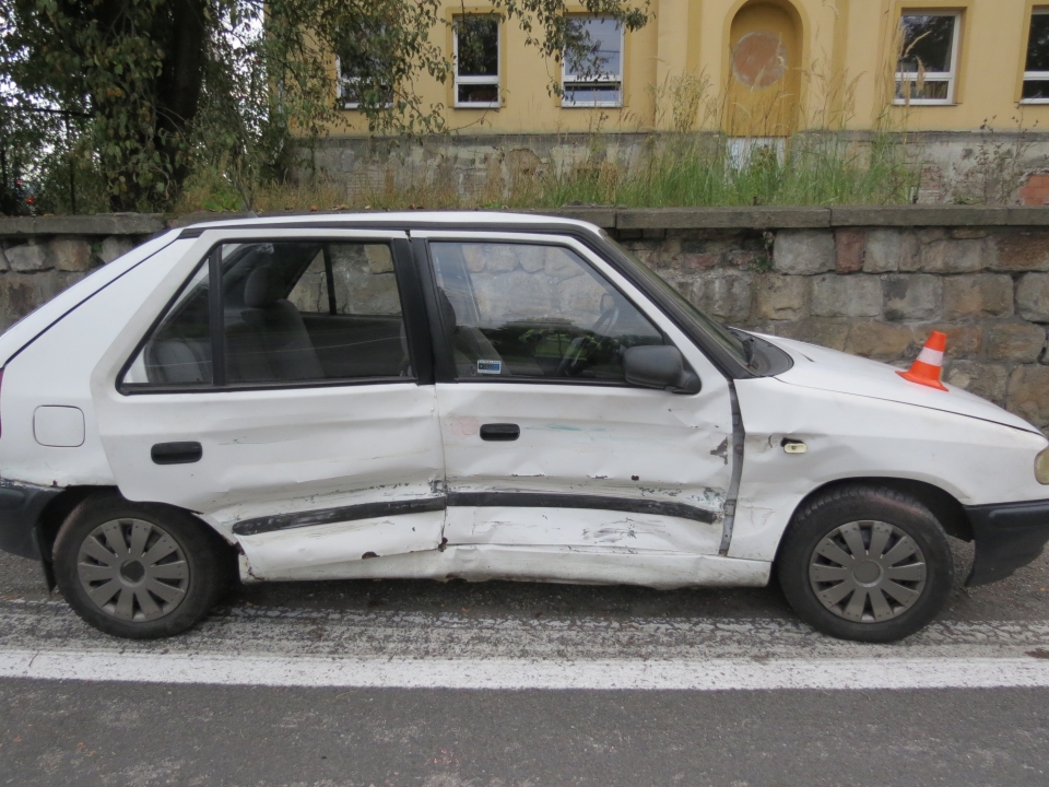 Dopravní nehoda na Klášterní ulici v Orlové-Městě