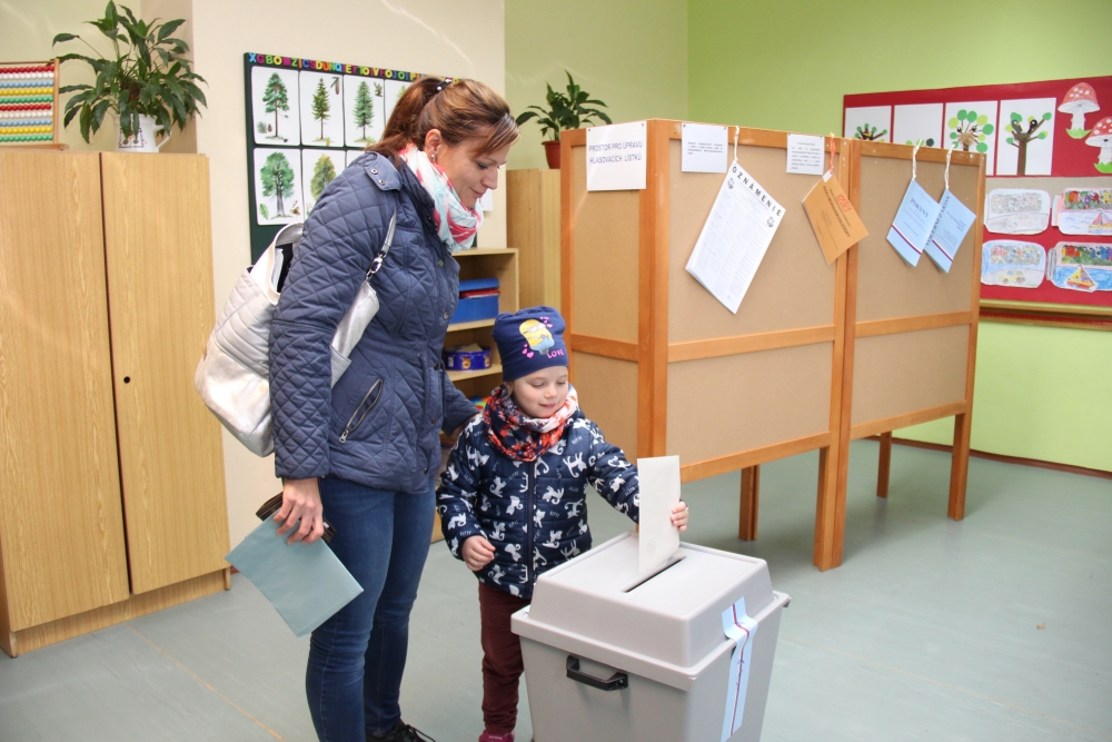Volby do krajských zastupitelstev a senátu proběhly v Orlové v klidu
