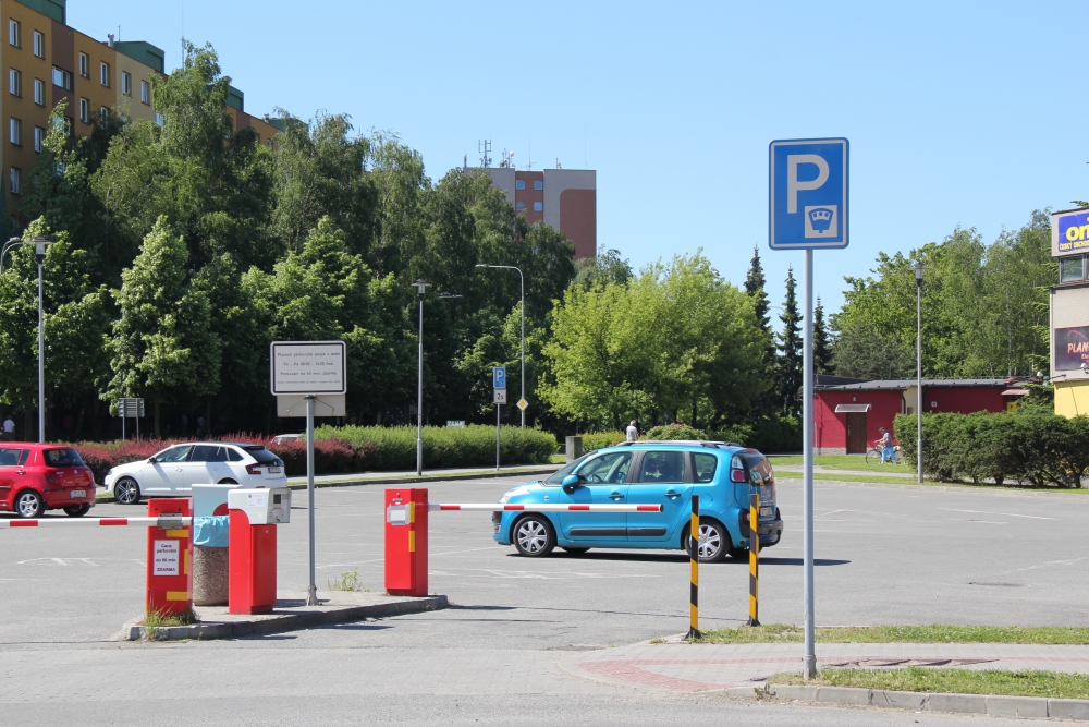 Bezplatné parkování na parkovištích na ulici Rydultowské