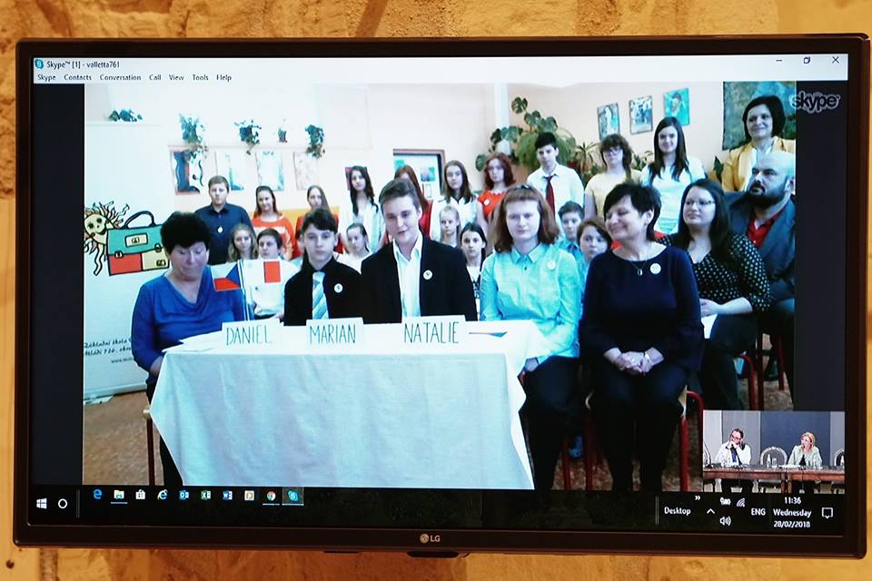 Skype rozhovor žáků ZŠ Mládí Orlová s prezidentkou Maltské republiky