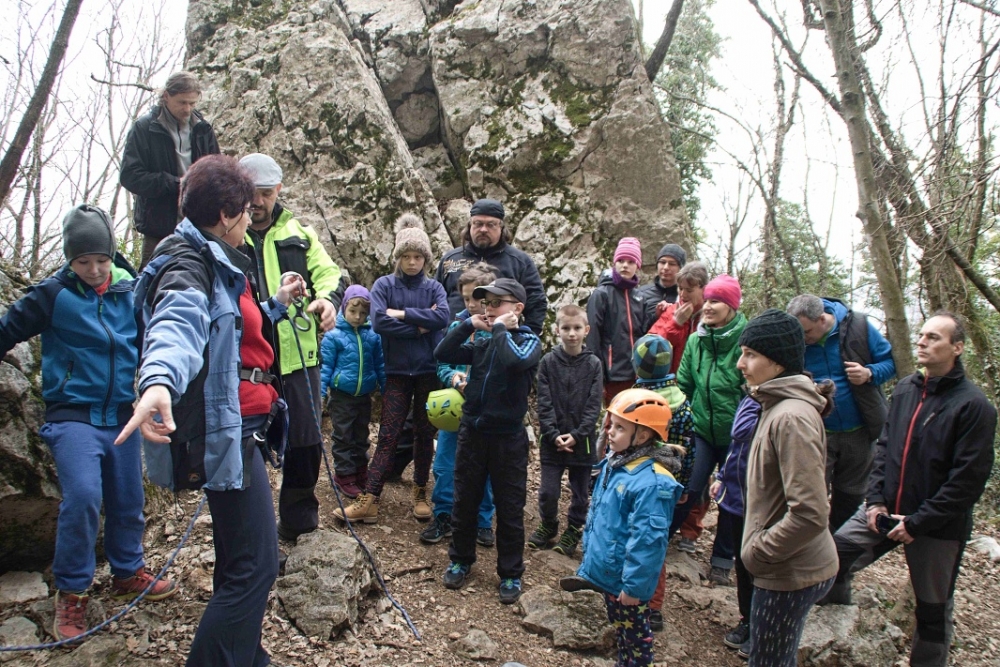 Svátky jara horolezecké mládeže ve slovinském Crnim Kalu