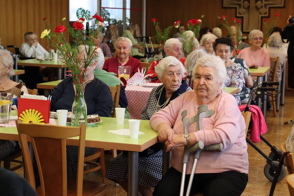Jak vypadá horké léto v domovech seniorů?
