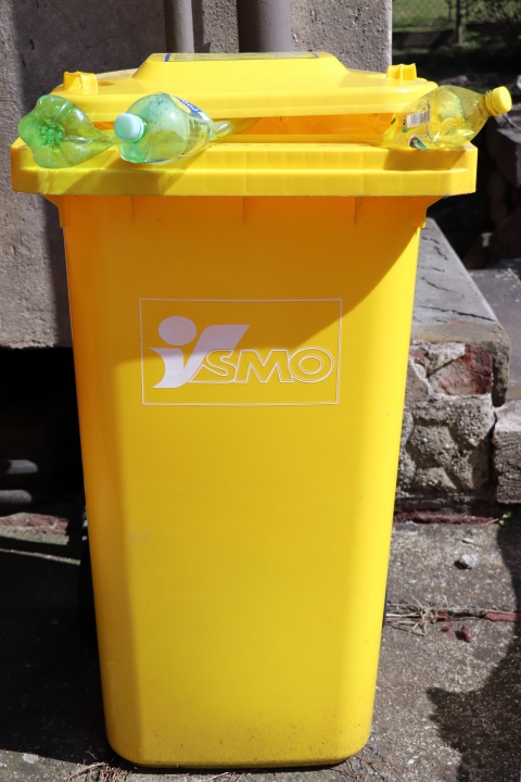 Rozvoz objednaných žlutých odpadových nádob na plastové obaly