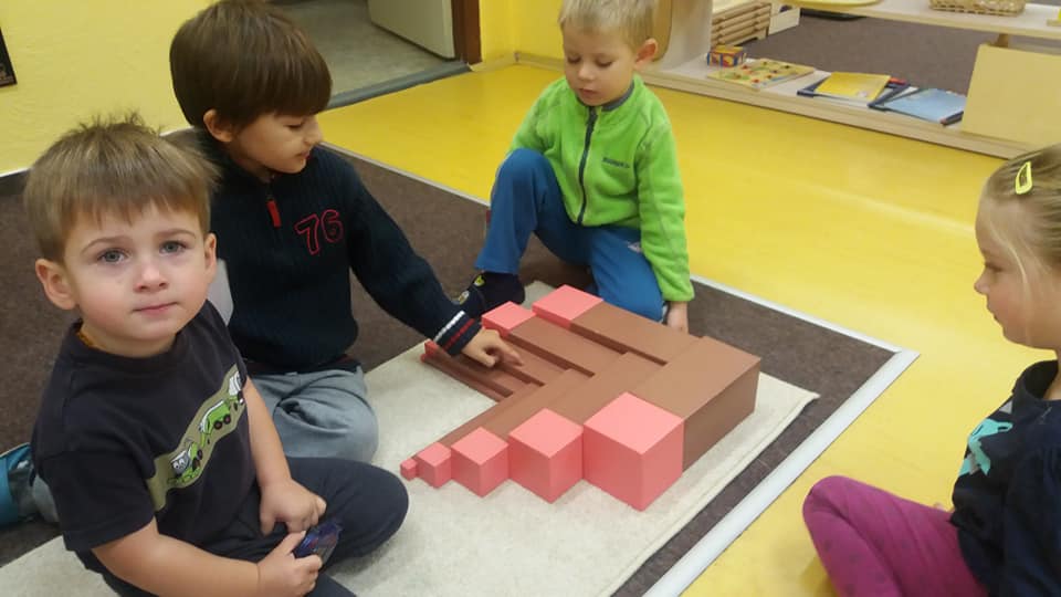 MŠ K. DVOŘÁČKA ORLOVÁ – NAŠE MONTESSORI