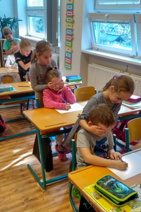Den bílé hole na Mládí