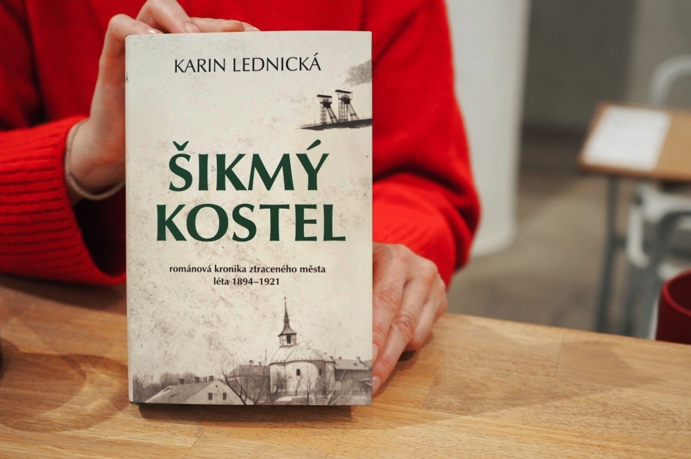 ČTENÍ Z KNIHY ŠIKMÝ KOSTEL