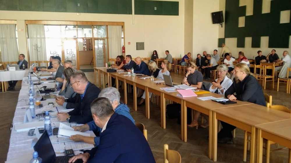 ZASEDÁNÍ ZASTUPITELSTVA PŘESUNUTO NA KVĚTEN