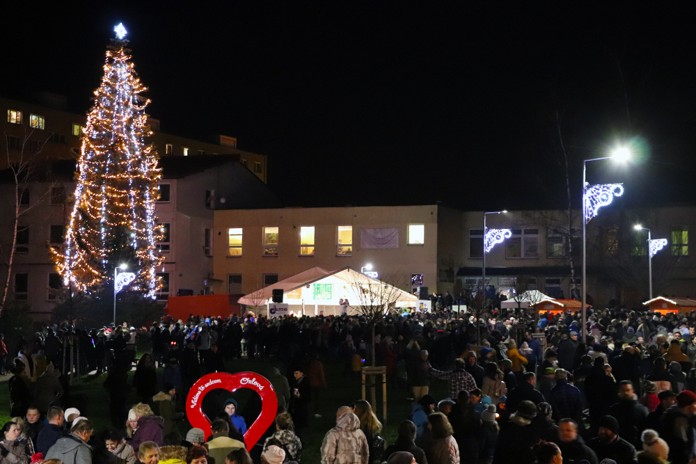 ADVENT BEZ MIKULÁŠE, ZPÍVÁNÍ, KRAMPUSÁKŮ I VÝSTAVY