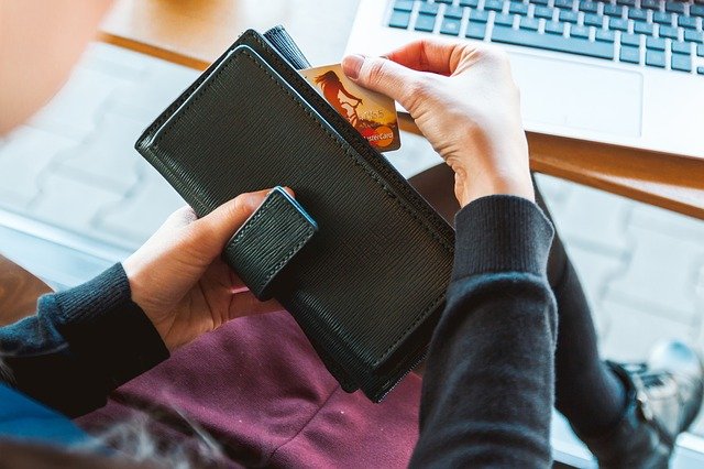 UPOZORNĚNÍ NA ZMĚNU V ÚHRADÁCH U POPLATKŮ ZA ODPAD A ZE PSŮ