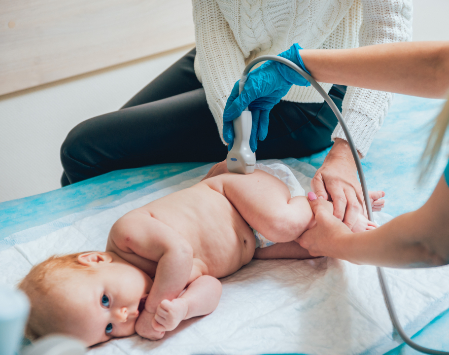 V ORTOAMBULANCI KHN NOVĚ VYŠETŘÍ I KYČLE MIMINEK