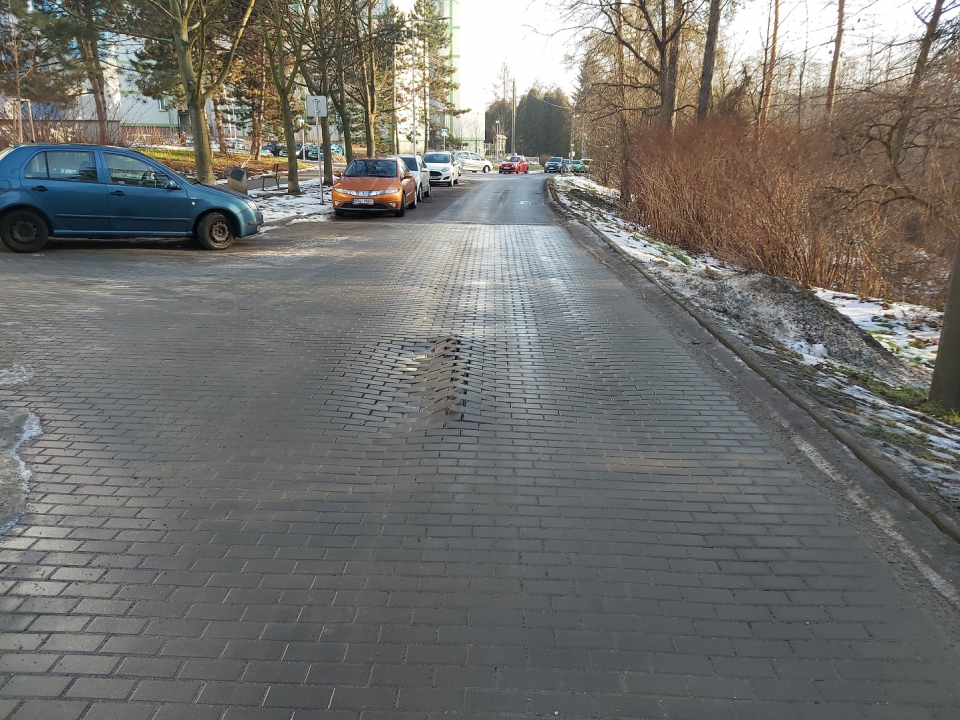 OPRAVUJE SE RETARDÉR NA DĚTMAROVICKÉ