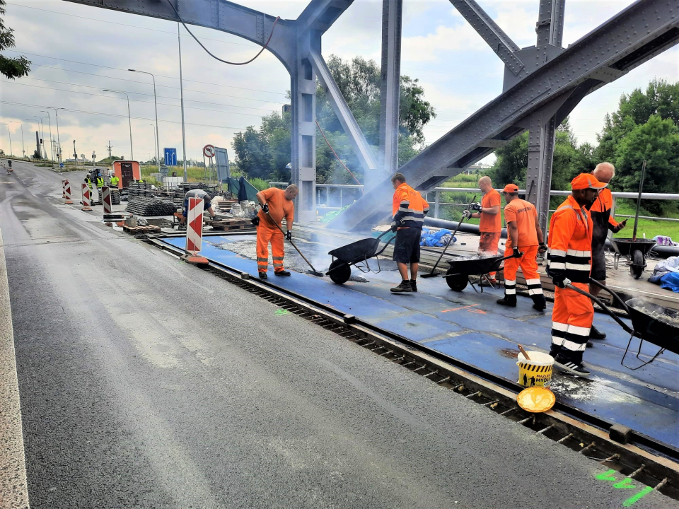 OPRAVY SILNIC V KRAJI JSOU V PLNÉM PROUDU