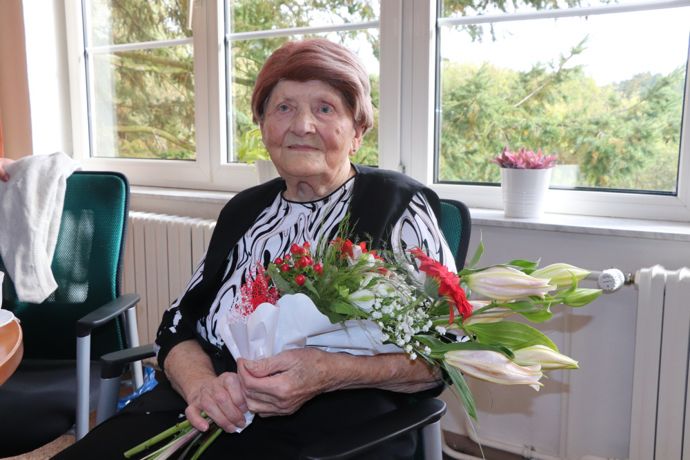 PANÍ HILDEGARDA PERUTKOVÁ OSLAVILA 102. NAROZENINY
