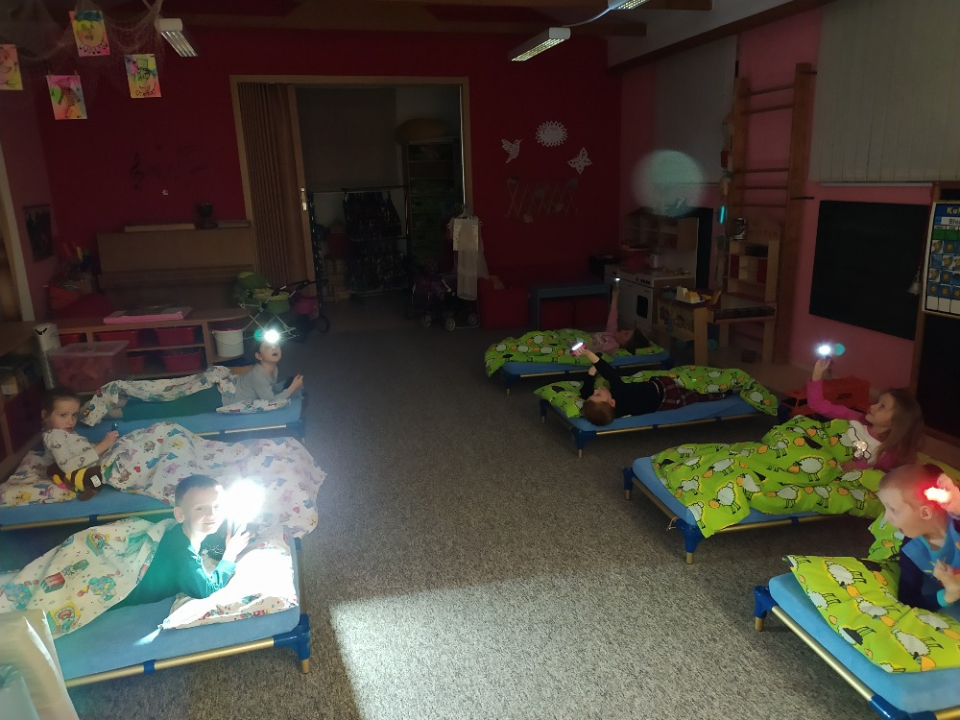 Přes noc ve školce