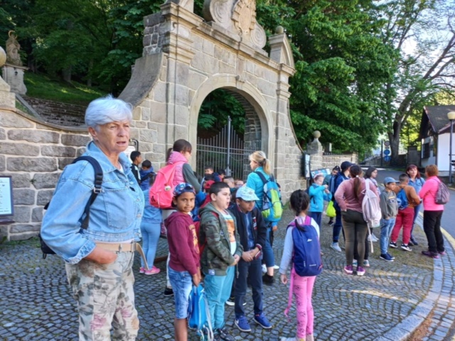 ZŠ Jarní - PO STOPÁCH OBYVATEL HUKVALDSKÉ OBORY