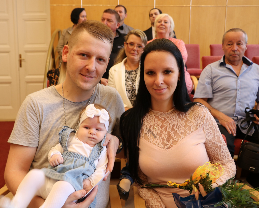 DO PAMĚTNÍ KNIHY BYLI ZAPSÁNI NOVÍ OBČÁNCI MĚSTA