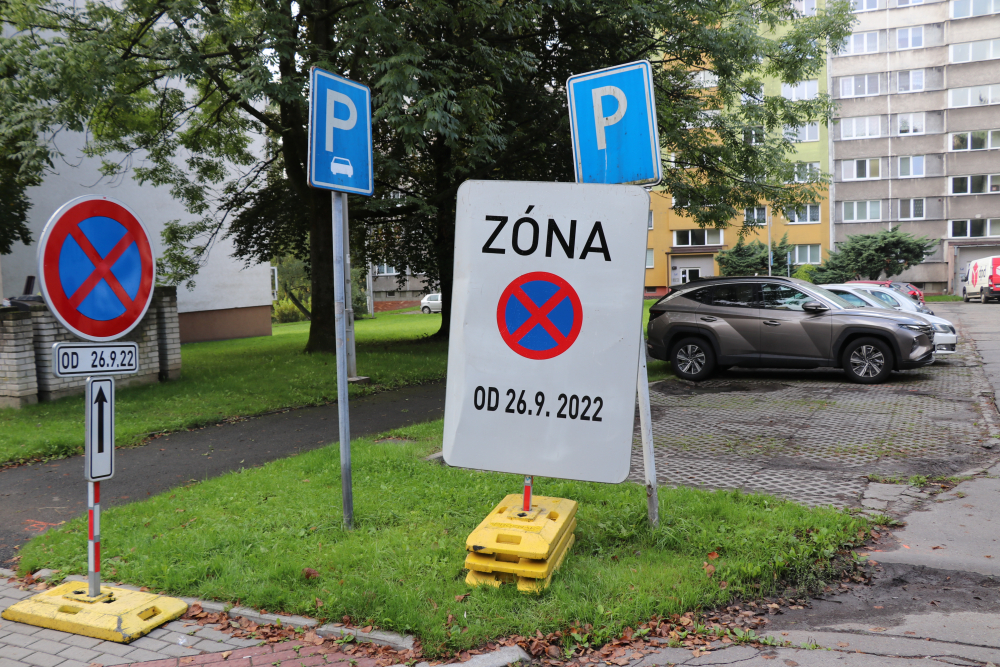 STARTUJE REKONSTRUKCE PARKOVIŠTĚ ZA DKMO