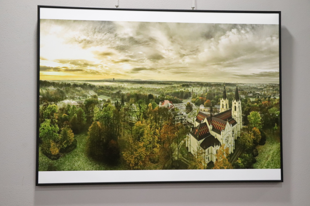VÝSTAVA NABÍZÍ ROZMANITÉ FOTOGRAFIE