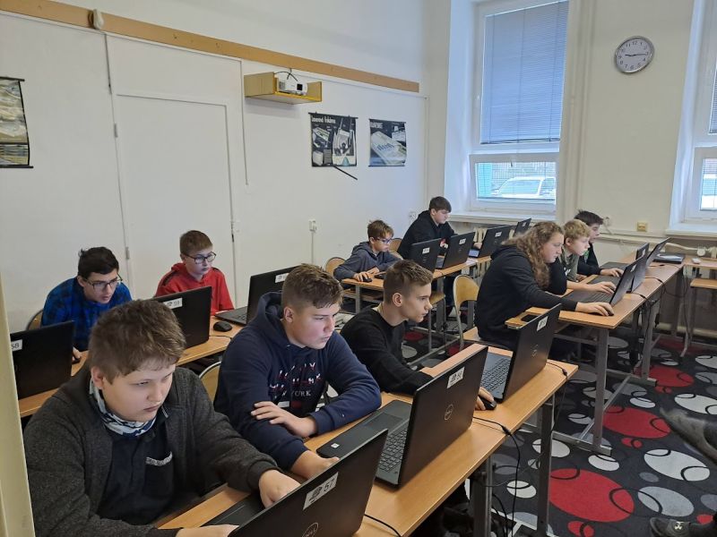ZŠ Školní 862 - Soutěže v informatice
