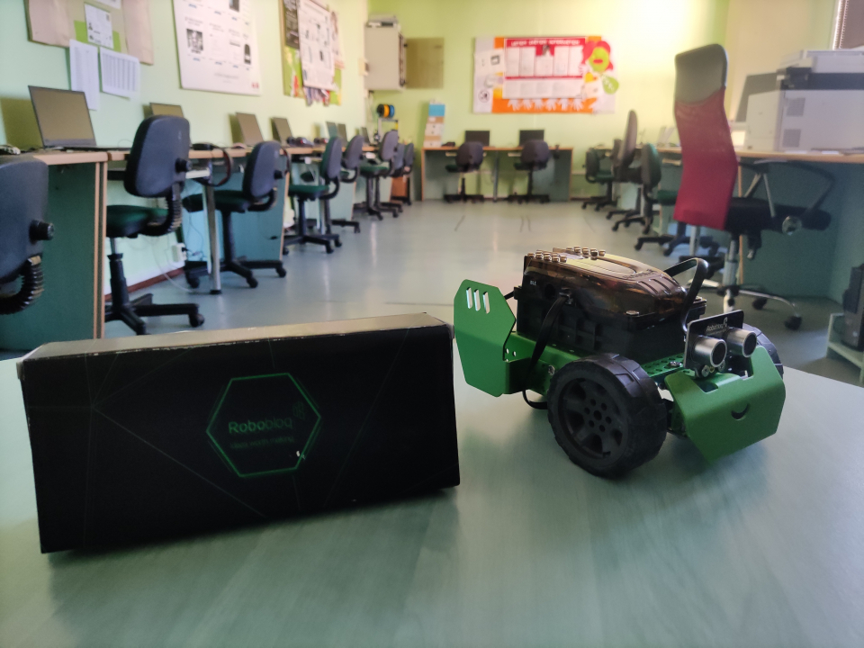 ZŠ Ke Studánce 1050 - Robotika aneb nová informatika v praxi