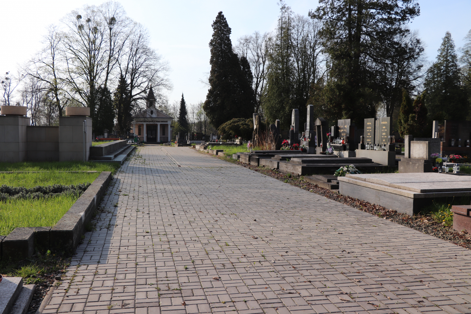 Orlová chce odvodnit a opravit chodníky na hřbitově