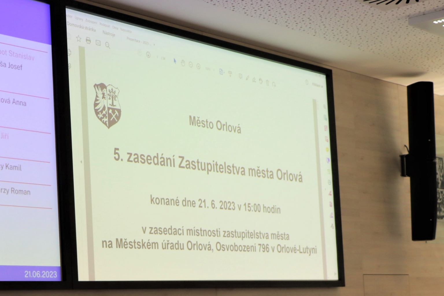 ZAČALO PÁTÉ ZASEDÁNÍ ZASTUPITELŮ