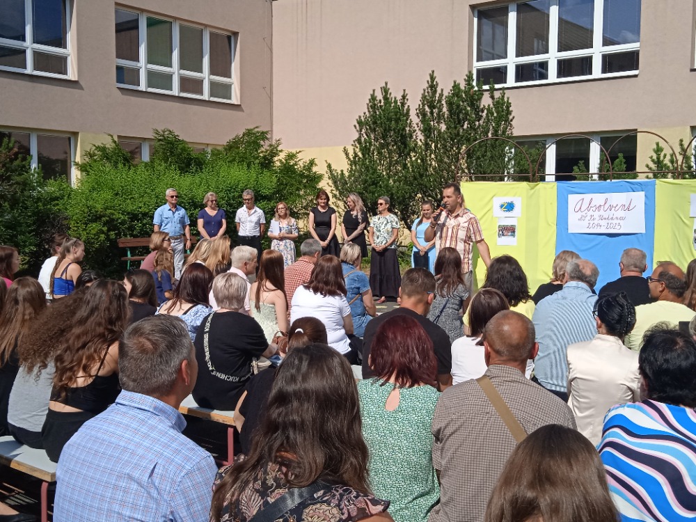 Absolventi ZŠ Ke Studánce školního roku 2022/2023