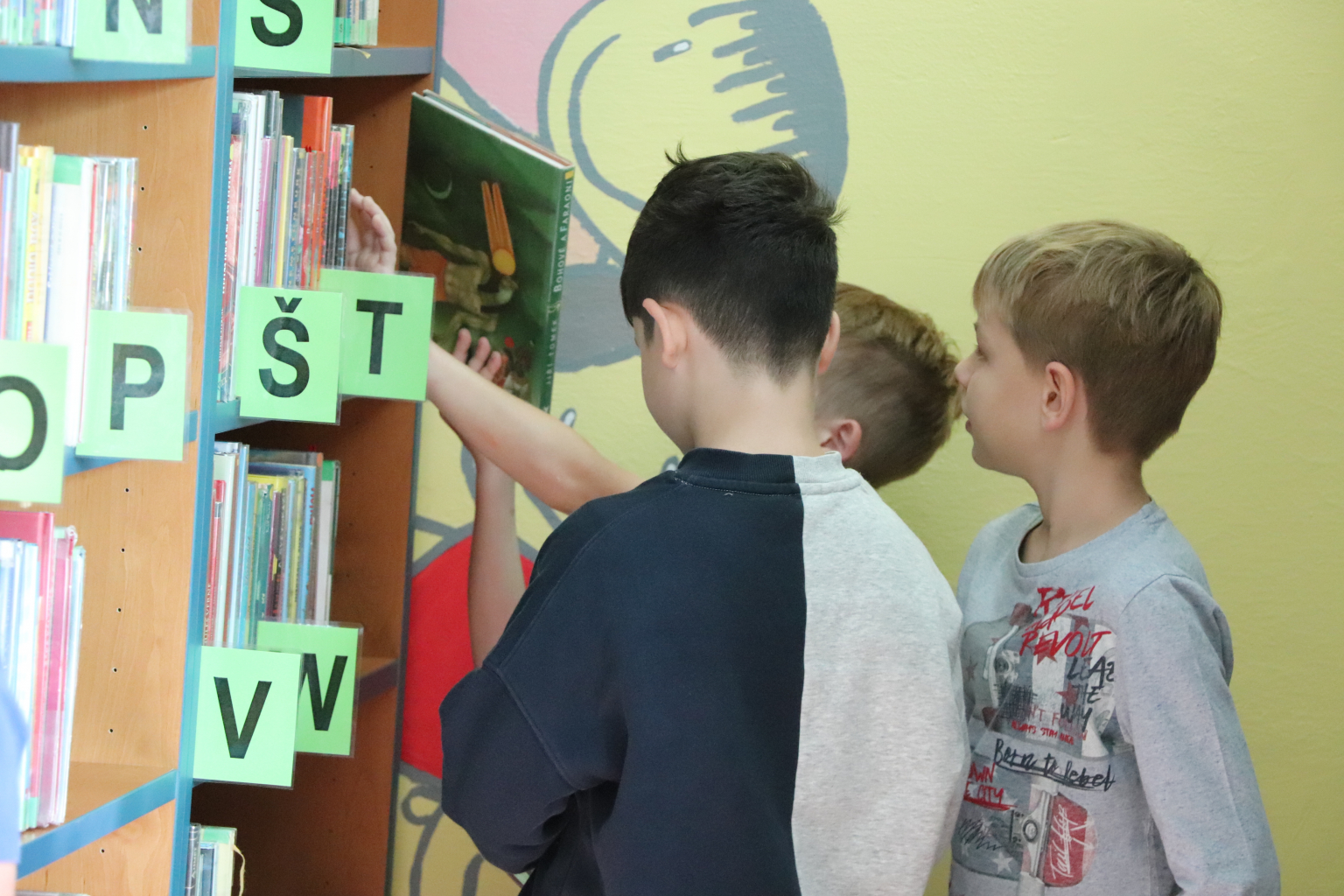 ORLOVSKÉ ZÁKLADNÍ ŠKOLY PROHLUBUJÍ SPOLUPRÁCI S KNIHOVNOU