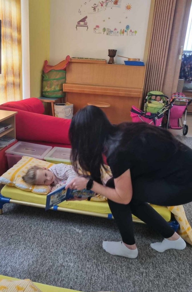 Rodiče Mateřské školy Husova čtou dětem před spaním