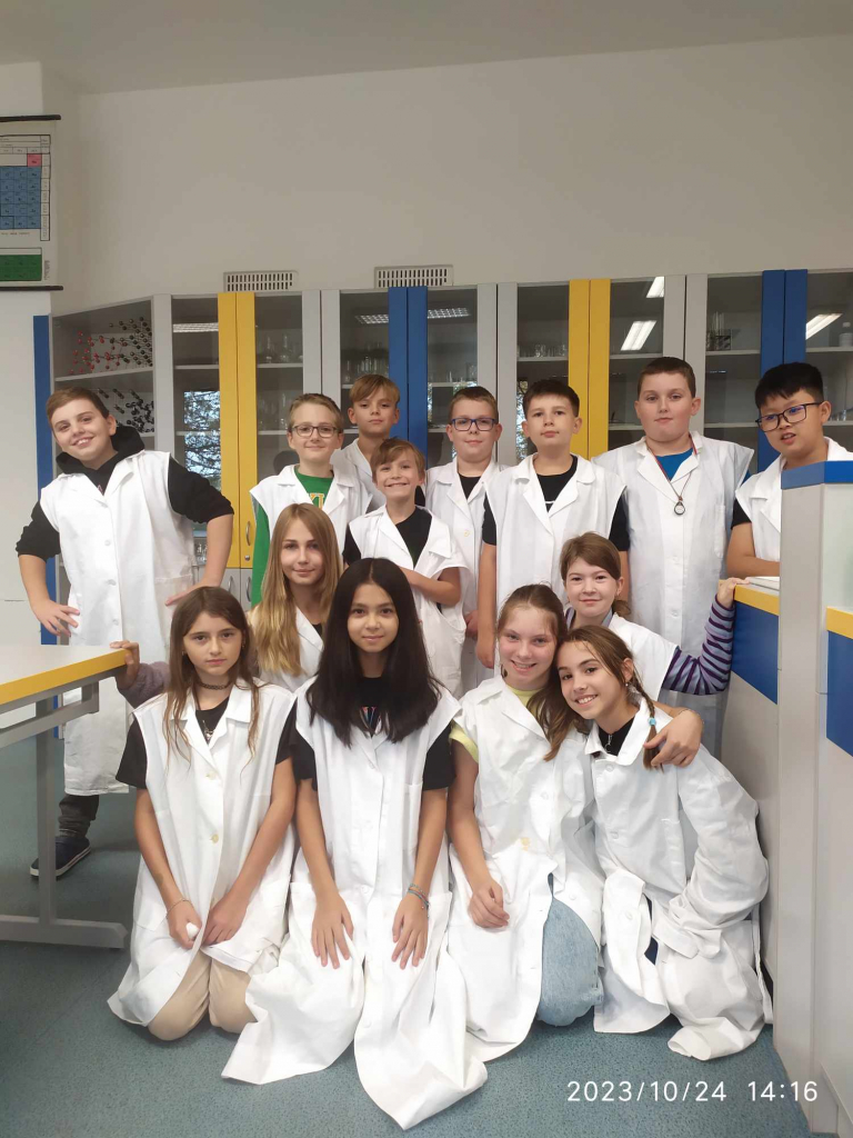 Den stromů na ZŠ Ke Studánce
