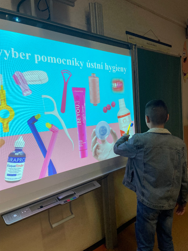 Na ZŠ Jarní proběhla v 6.A "Zubní abeceda"