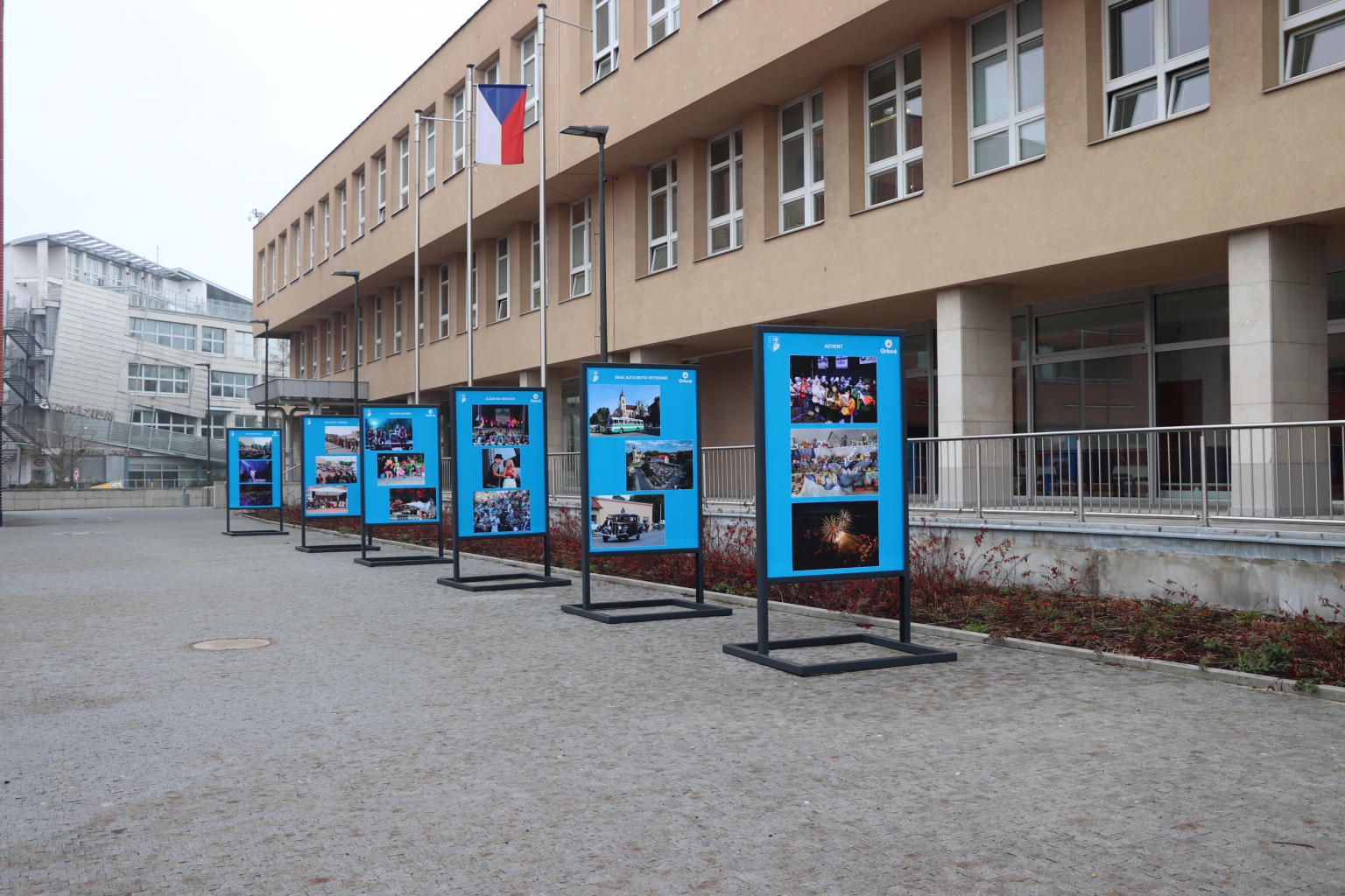 MRKNĚTE NA NOVÉ BANNERY