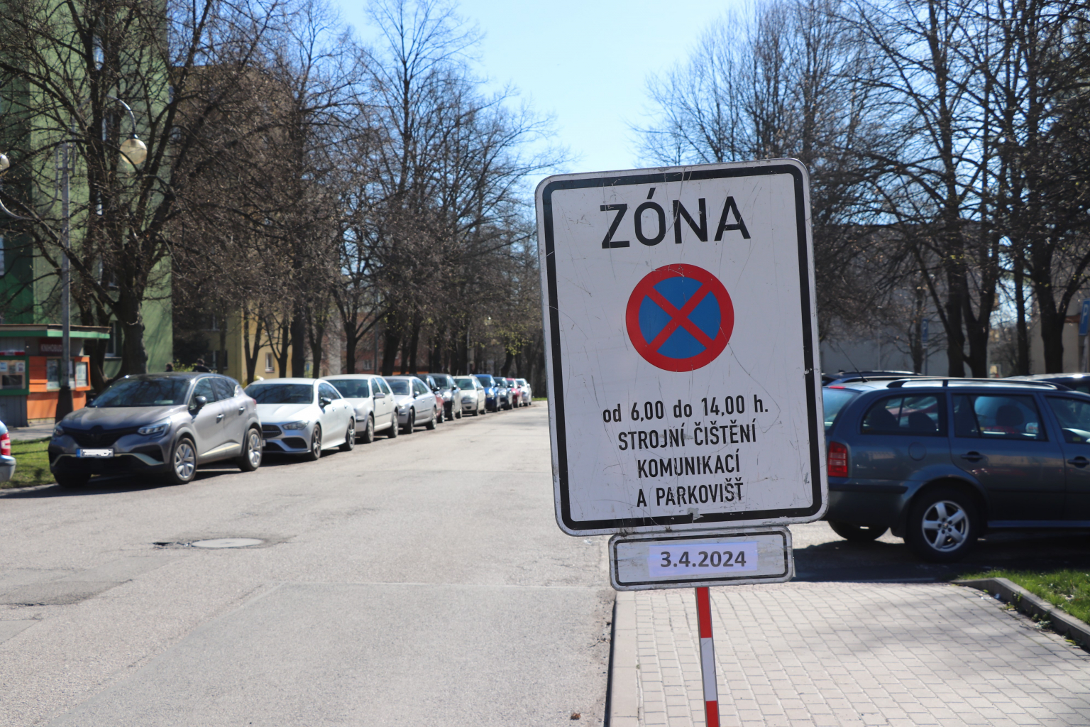 POMOZTE NÁM VYČISTIT MĚSTO