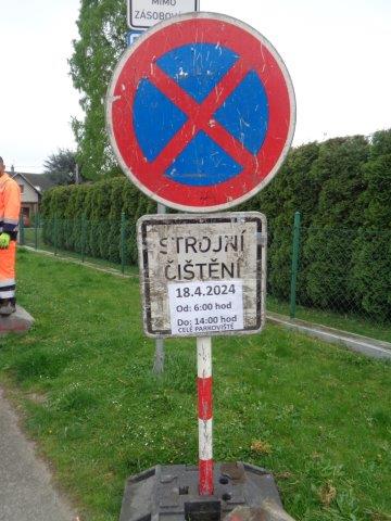 STROJNÍ ČIŠTĚNÍ POSTUPUJE DO DALŠÍCH ULIC