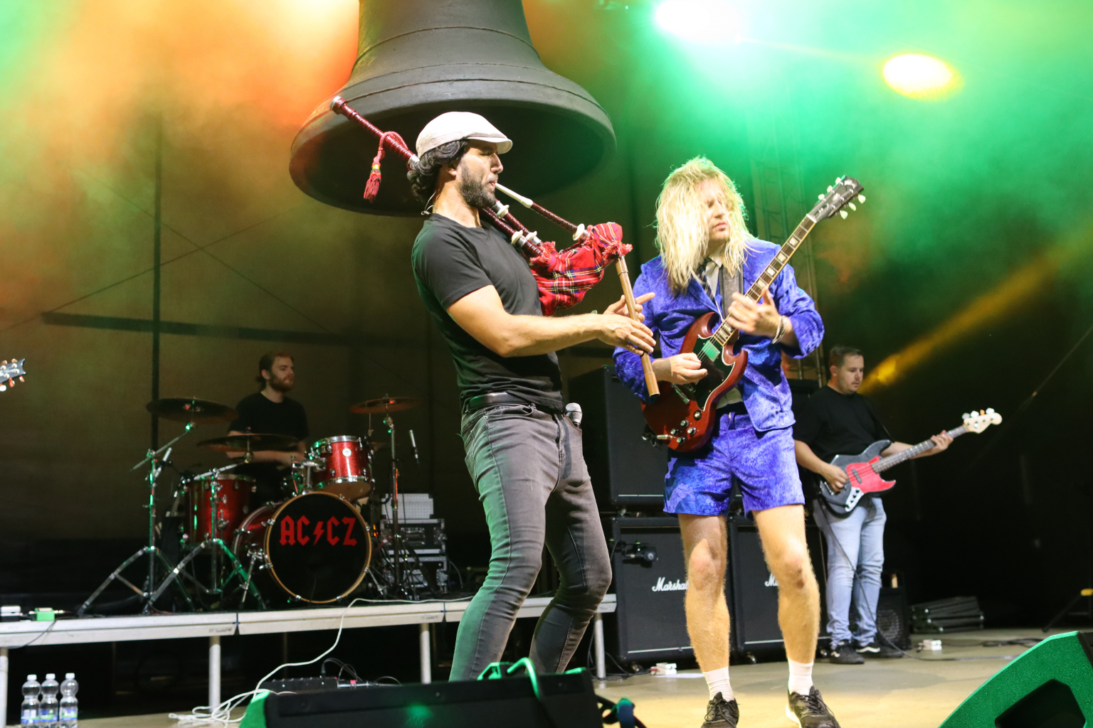 AREÁL LETNÍHO KINA OŽIVILA METALOVÁ A ROCKOVÁ HUDBA