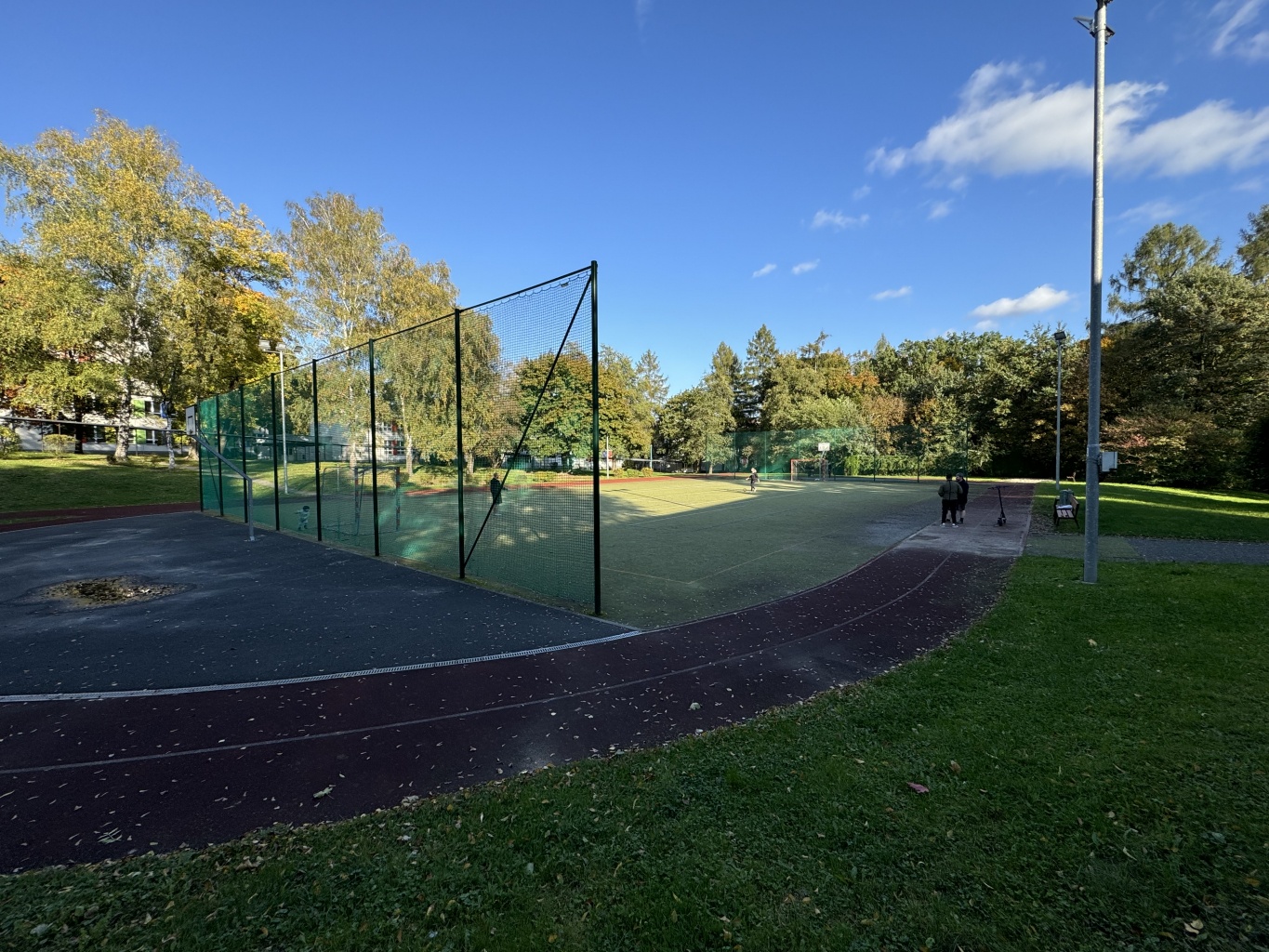 5) Veřejně přístupný sportovní areál na ul. Mládí