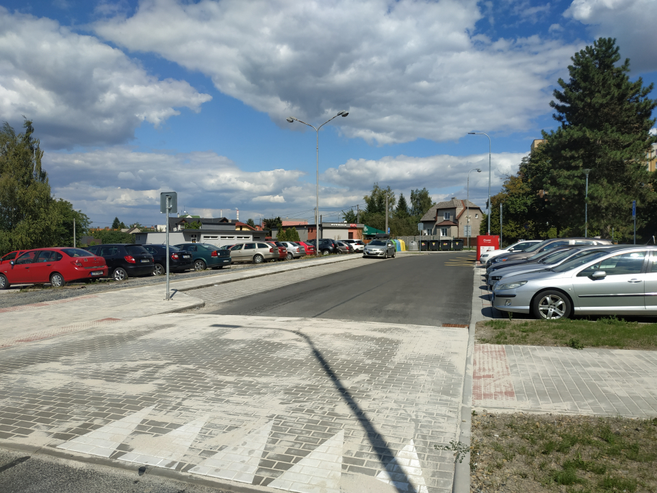VEDENÍ MĚSTA PRACUJE NA ROZŠÍŘENÍ PARKOVACÍCH MÍST