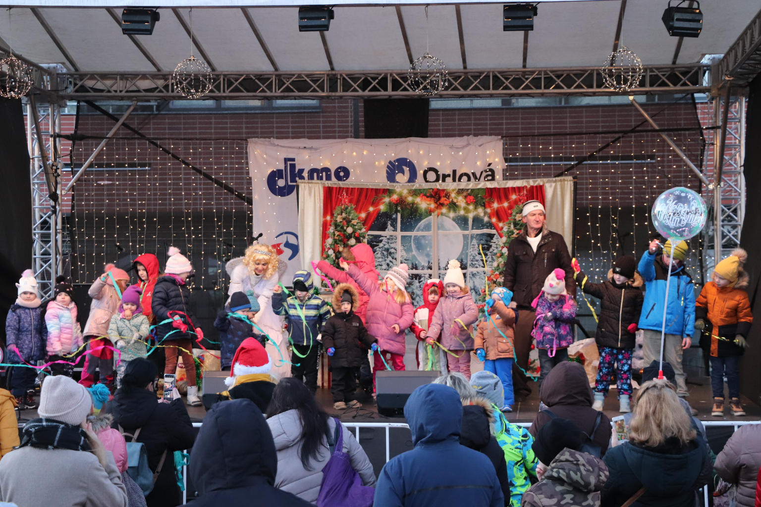 BETLÉMSKÉ SVĚTLO ZAKONČILO ADVENTNÍ PROGRAM V ORLOVÉ