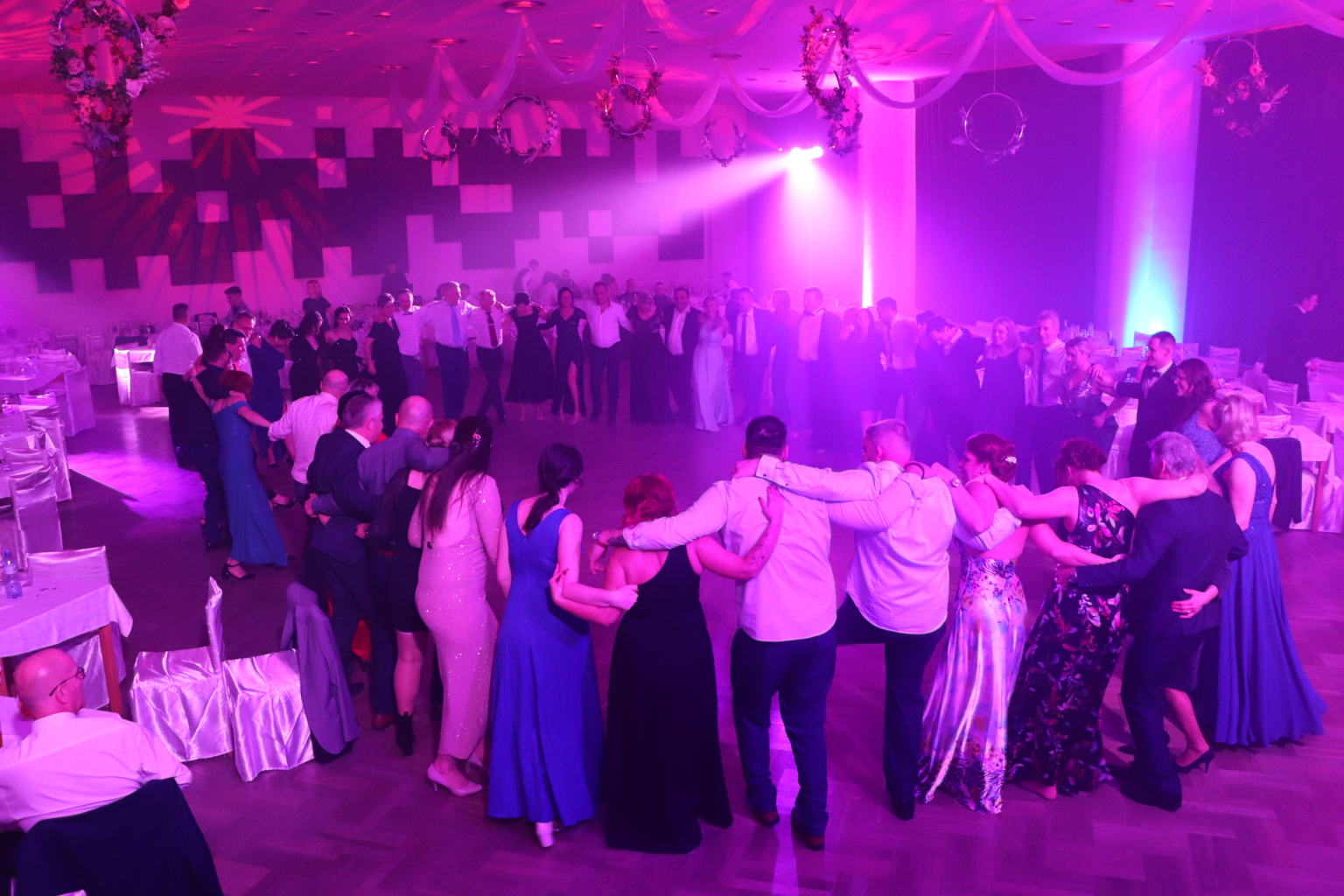ORLOVÁ SE BAVILA! REPREZENTAČNÍ PLES PŘINESL ELEGANCI I SKVĚLÝ PROGRAM