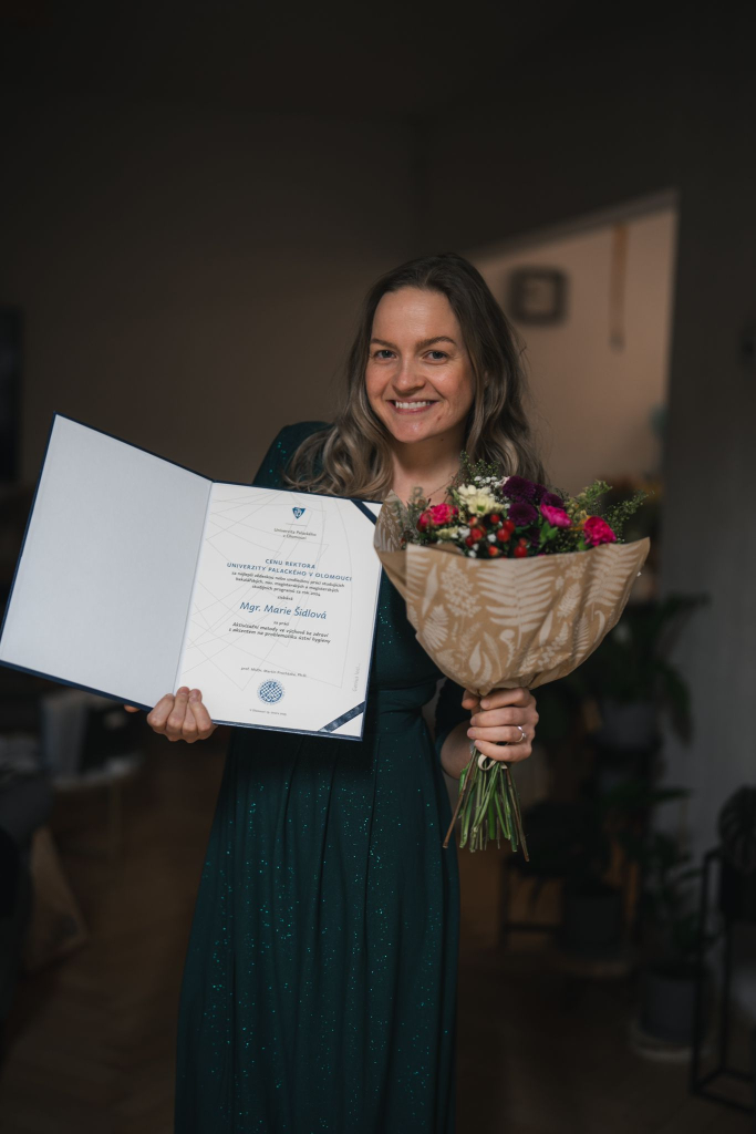 ZŠ Jarní se pyšní úspěchem -Gratulace k získání významných ocenění paní Mgr. Marii Šidlové