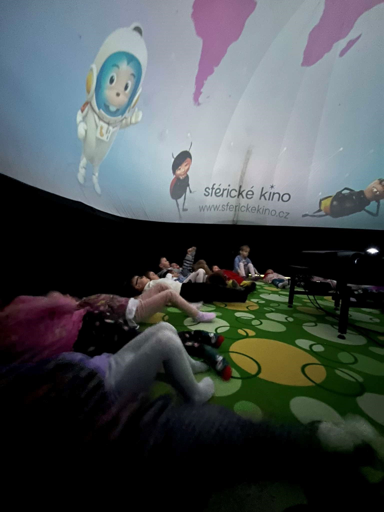 Sférické kino v Mateřské škole Na Vyhlídce