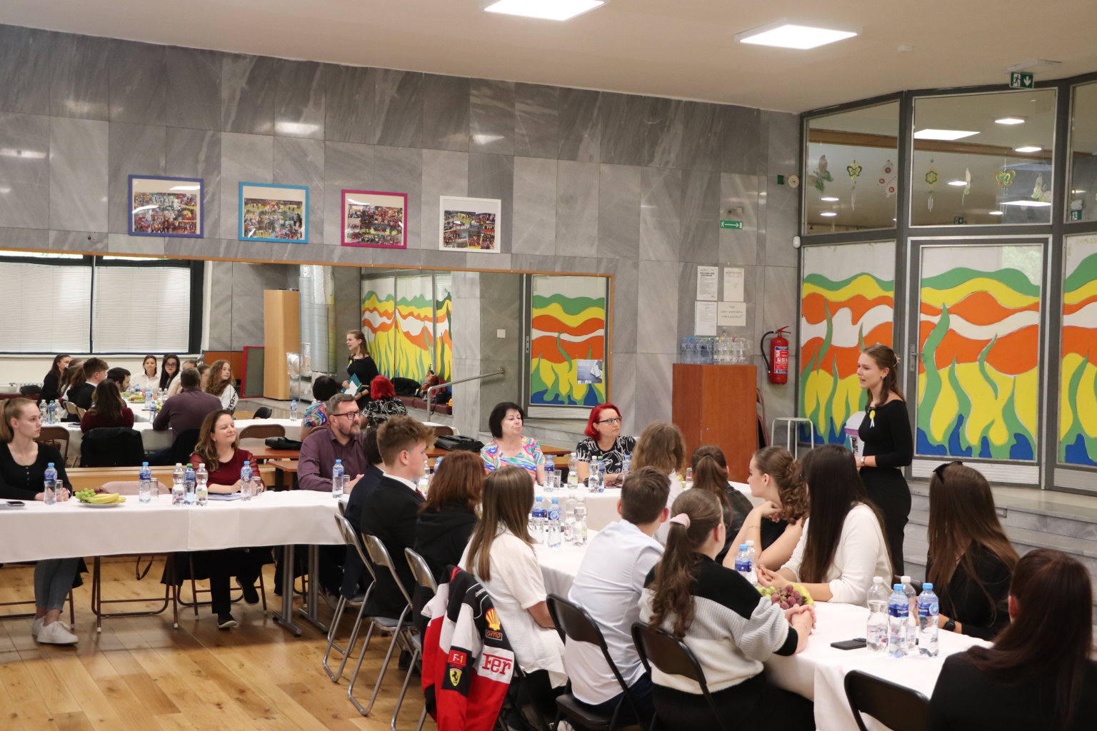 STUDENTI DEBATOVALI S VEDENÍM MĚSTA