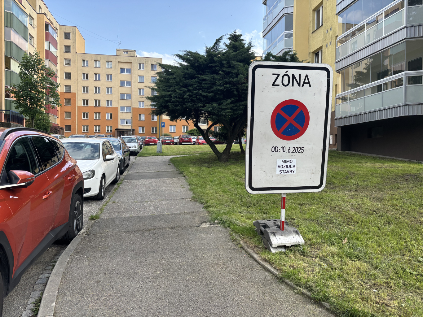 VNITROBLOK NA OKRUŽNÍ PROJDE OPRAVOU