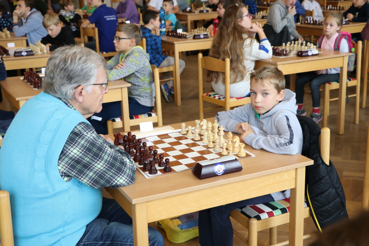 DŮM KULTURY HOSTÍ MEZINÁRODNÍ ŠACHOVÝ TURNAJ