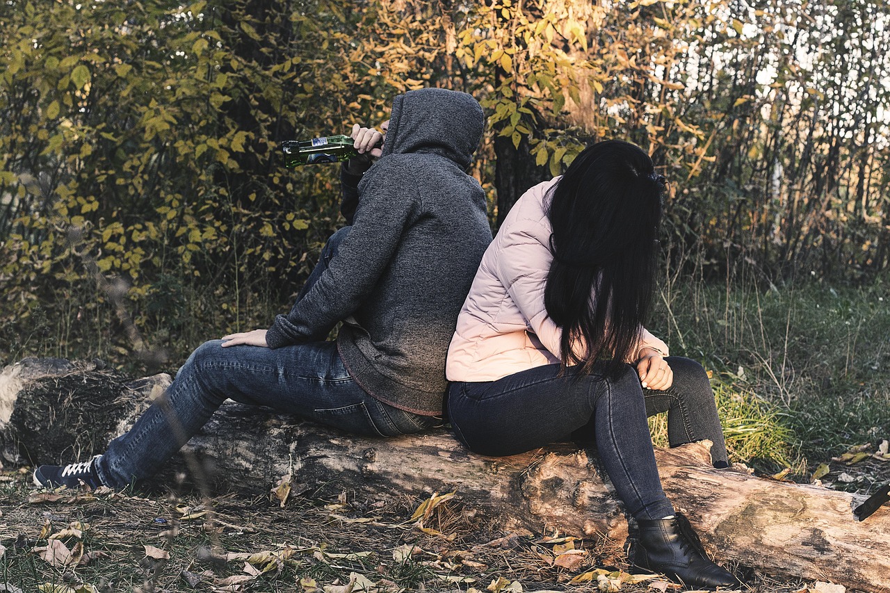 MLADISTVÍ PILI A NIČILI. USVĚDČILY JE KAMERY