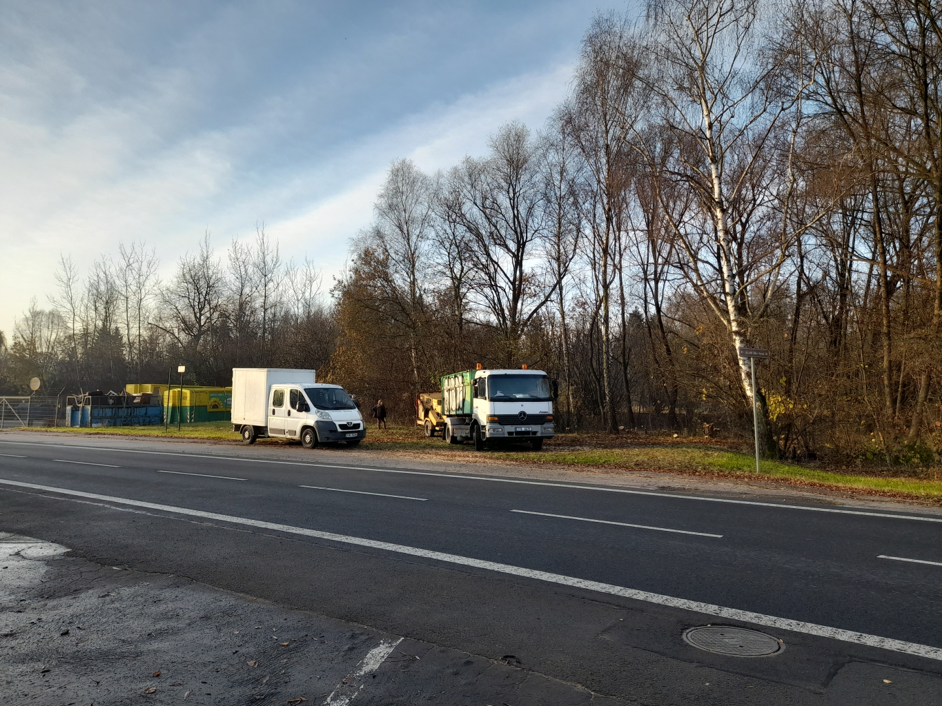 V OKOLÍ SBĚRNÉHO DVORA SE KÁCÍ