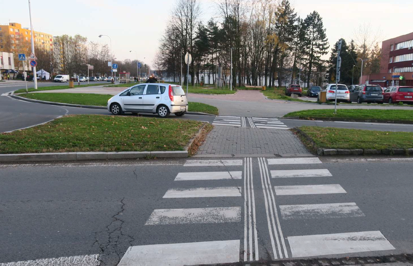 POLICIE HLEDÁ SVĚDKY DOPRAVNÍ NEHODY