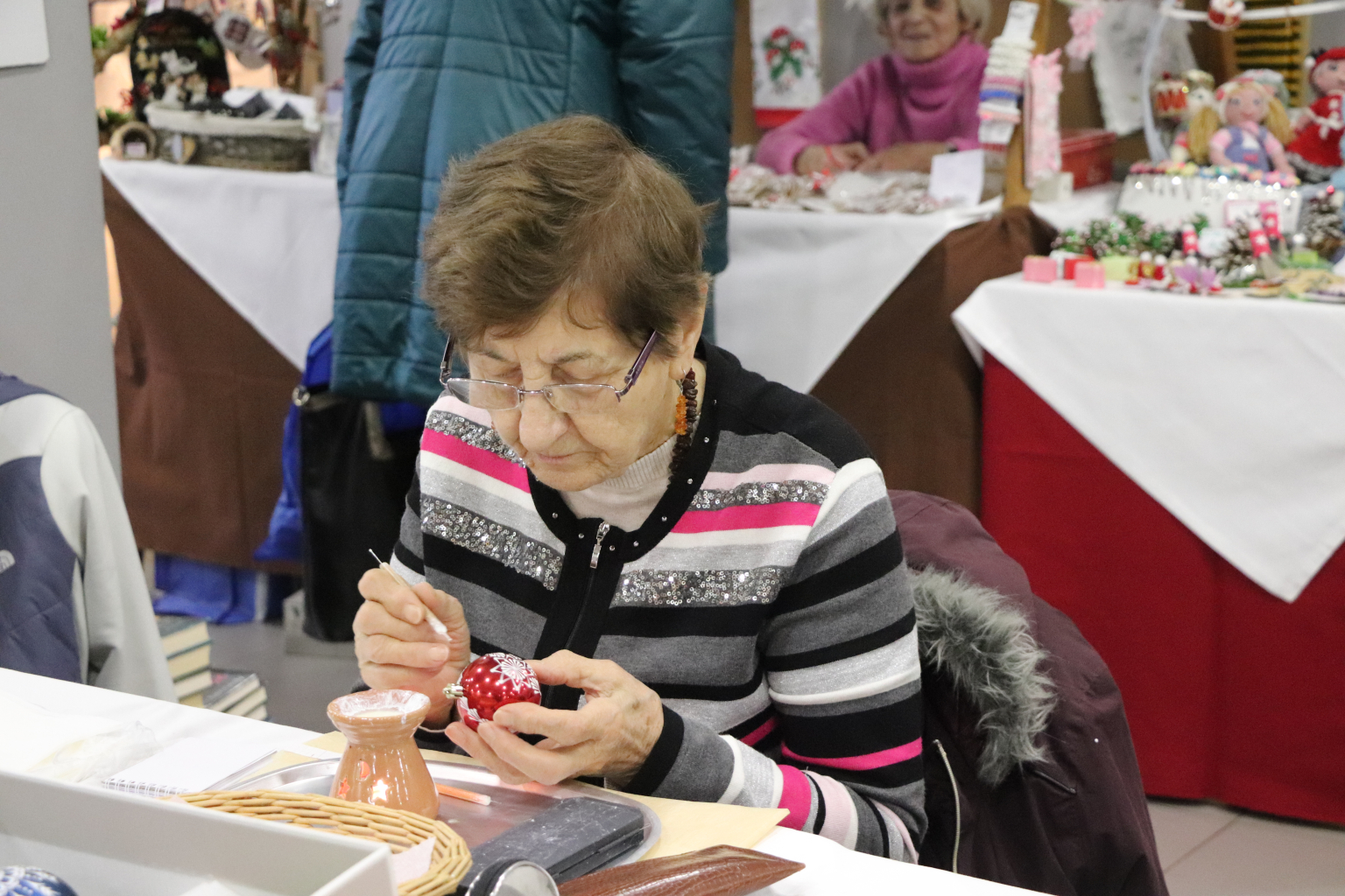 V DOMĚ KULTURY PROBÍHÁ TRADIČNÍ VÁNOČNÍ TRH SE SOUTĚŽNÍ VÝSTAVOU