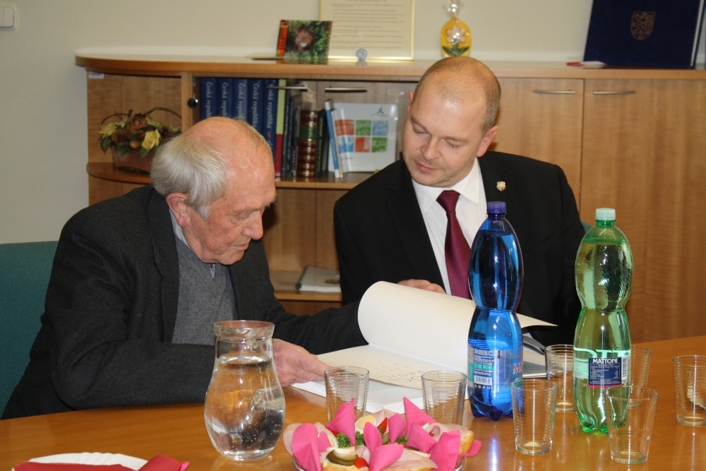 ČESTNÝ OBČAN ORLOVÉ STANISLAV KOLÍBAL DNES SLAVÍ STÉ NAROZENINY