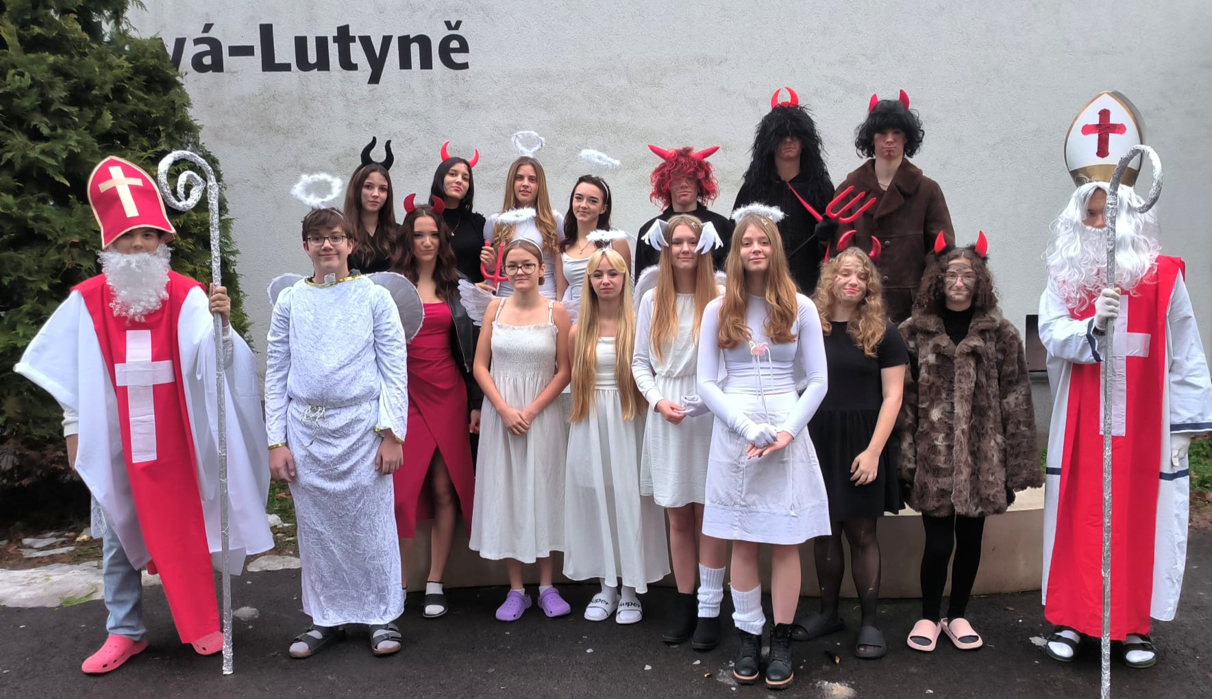 Mikulášská nadílka na ZŠ Mládí přinesla radost žákům i dospělým